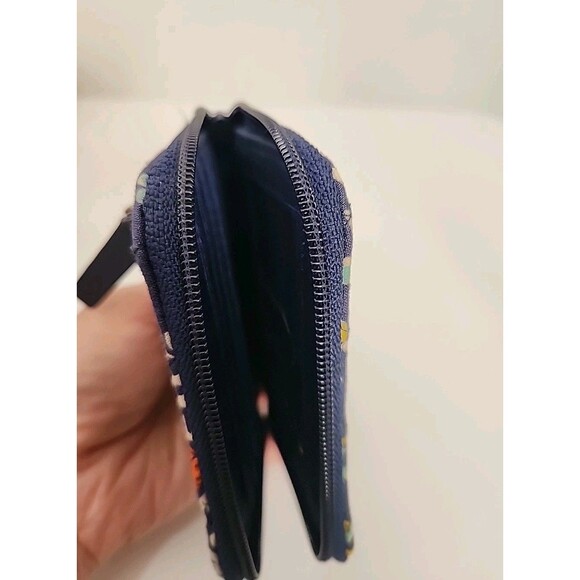 Vera Bradley Retired Pattern Chandelier Floral Navy Blue Wallet - Picture 6 of 8